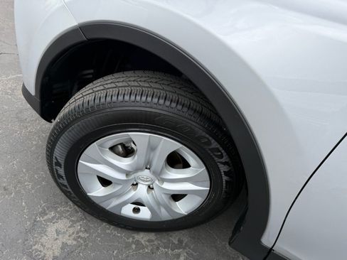 Used 2014 Toyota RAV4 LE FWD image 6