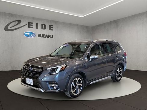 Used 2023 Subaru Forester Touring image 2