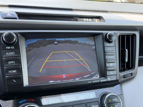 Used 2018 Toyota RAV4 XLE FWD image 4