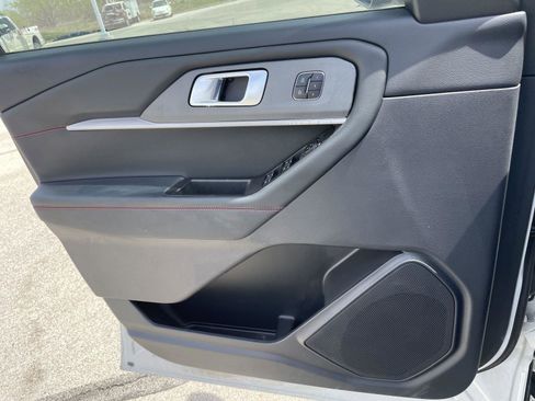 Used 2025 Ford Explorer ST-Line w/ Premium Package image 20