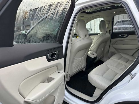 Used 2025 Volvo XC60 B5 Plus w/ Protection Package Premier image 16