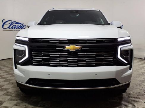 New 2026 Chevrolet Suburban High Country AWD/4WD image 3