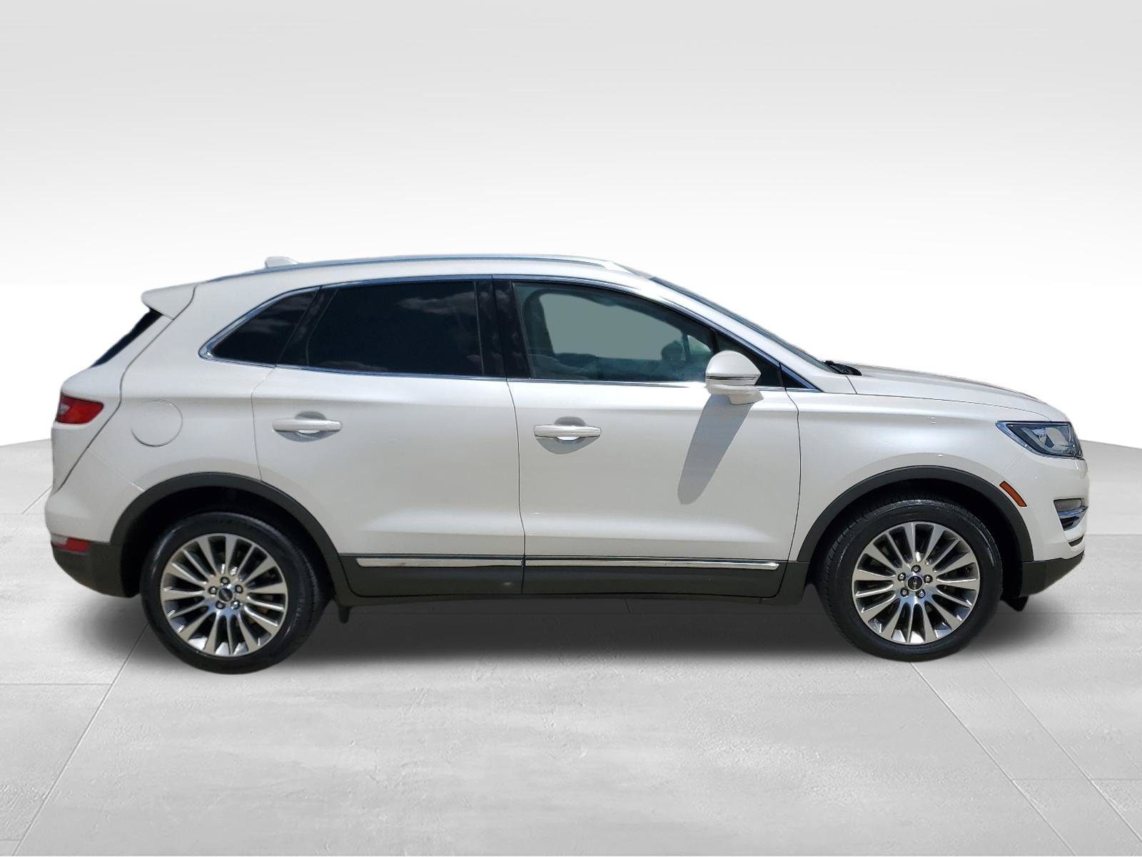 Used 2018 Lincoln MKC Reserve AWD/4WD image 4