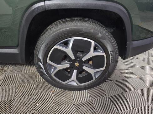 Used 2024 Rivian R1S Adventure AWD/4WD image 10