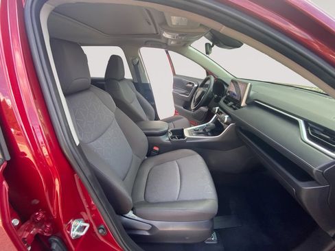 Used 2025 Toyota RAV4 XLE w/ Convenience Package AWD/4WD image 9