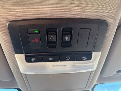 Used 2023 Nissan Rogue SL w/ SL Premium Package image 29