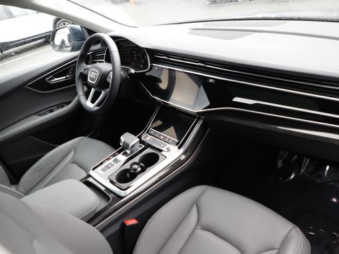 Used 2024 Audi Q8 Premium Plus w/ Premium Plus Package image 8