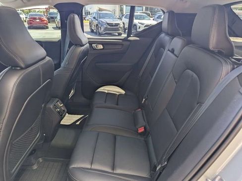 Used 2024 Volvo XC40 B5 Ultimate w/ Climate Package AWD/4WD image 8