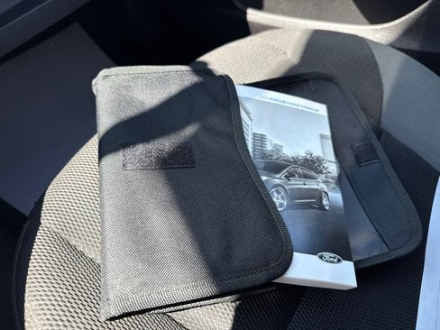 Used 2014 Ford Focus SE w/ SE Winter Package FWD image 21