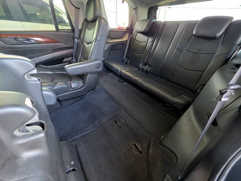 Used 2019 Cadillac Escalade Luxury AWD/4WD image 69