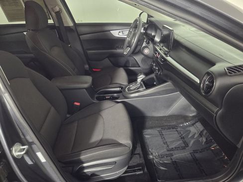 Used 2024 Kia Forte LXS FWD image 32