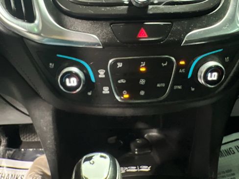Used 2021 Chevrolet Equinox Premier AWD/4WD image 29