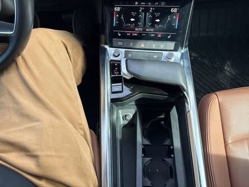 Used 2022 Audi e-tron Premium image 19