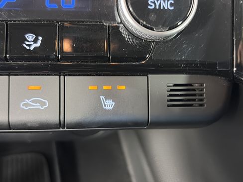 Certified 2024 Hyundai Elantra SEL w/ Convenience Package FWD image 30