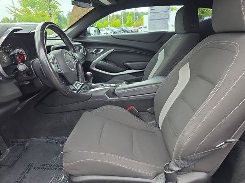 Used 2018 Chevrolet Camaro SS RWD image 5