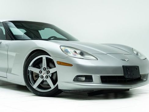 Used 2006 Chevrolet Corvette Coupe w/ Preferred Equipment Group image 4