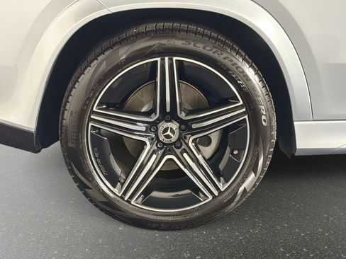 Used 2026 Mercedes-Benz GLE 450 4MATIC w/ Driver Assistance Package image 17