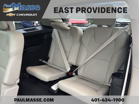 Used 2022 Volvo XC90 T6 Momentum w/ Climate Package AWD/4WD image 17
