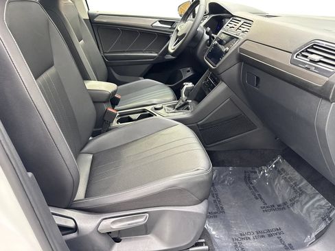 Used 2023 Volkswagen Tiguan SE AWD/4WD image 45