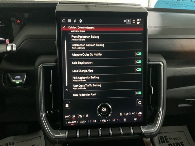 Used 2025 GMC Yukon XL Denali AWD/4WD image 44