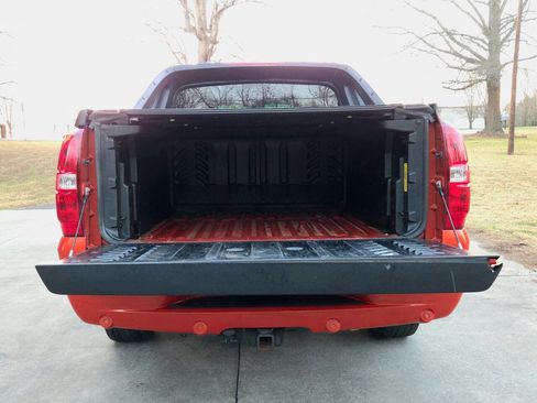 Used 2011 Chevrolet Avalanche LT w/ Luxury Package image 7