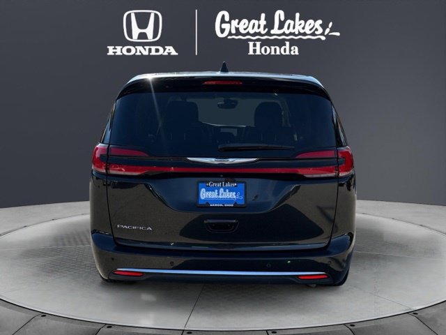 Used 2023 Chrysler Pacifica Touring-L FWD image 5