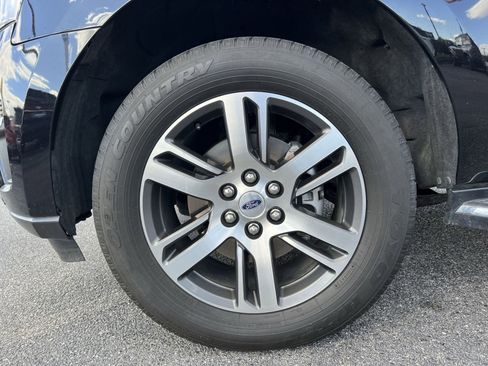 Used 2023 Ford Expedition Max Limited image 12