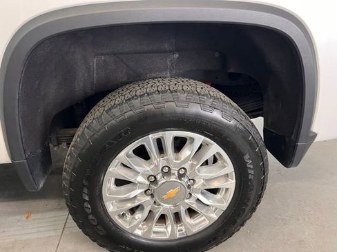 Used 2023 Chevrolet Silverado 2500 High Country w/ Technology Package image 23
