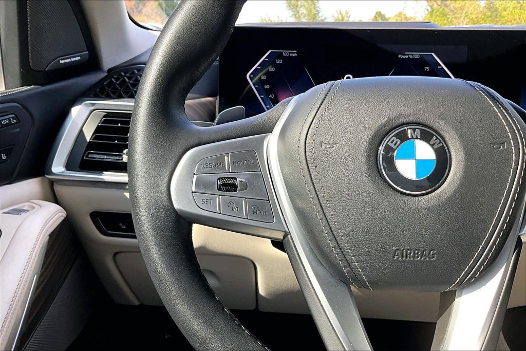 Used 2025 BMW X7 xDrive40i w/ Premium Package AWD/4WD image 24