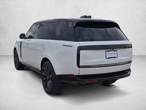 Used 2023 Land Rover Range Rover SV image 3
