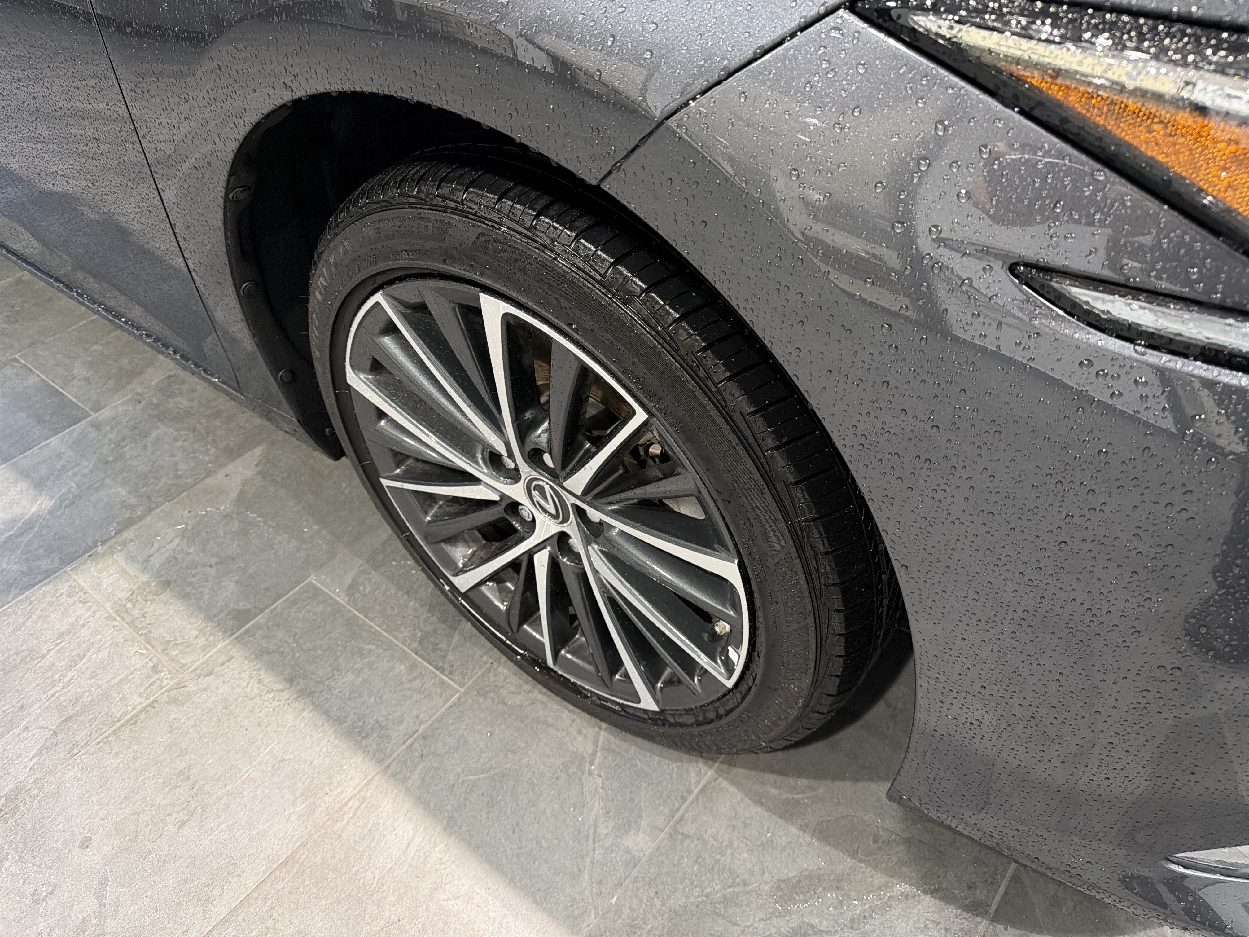 Used 2025 Lexus ES 350 w/ Premium Package FWD image 11