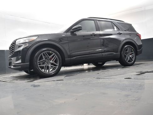 New 2026 Ford Explorer ST-Line image 13