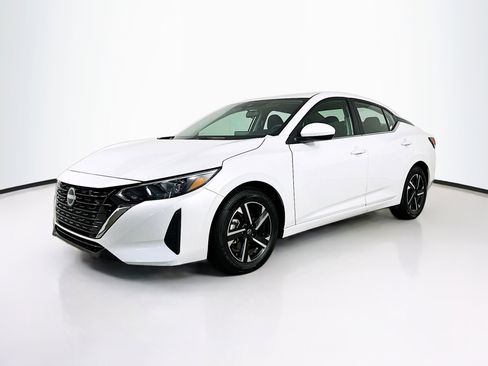 Used 2024 Nissan Sentra SV image 3