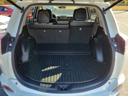 Used 2018 Toyota RAV4 Limited image 19