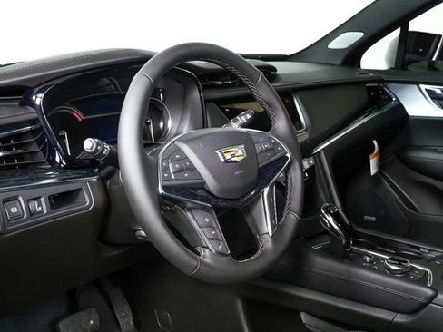 New 2025 Cadillac XT5 Premium Luxury image 4