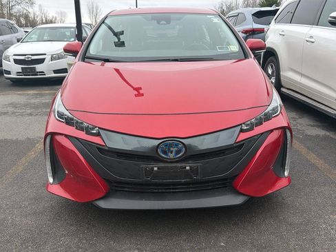 Used 2021 Toyota Prius Prime XLE image 2