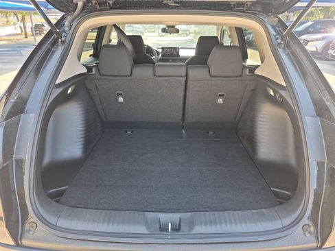Certified 2026 Honda HR-V LX image 24