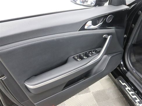 Used 2022 Kia Stinger GT-Line RWD image 16