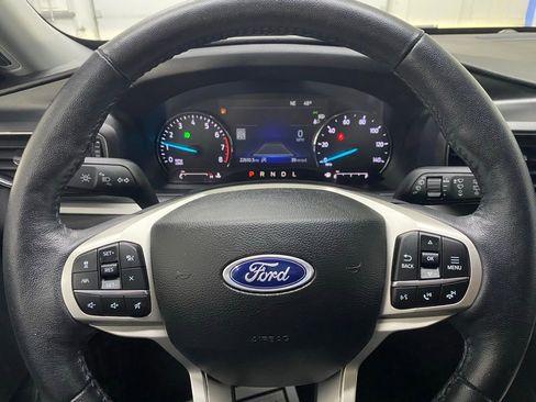 Used 2023 Ford Explorer XLT w/ Equipment Group 202A AWD/4WD image 21