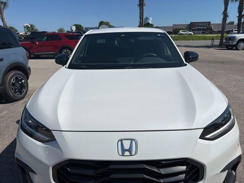Used 2024 Honda HR-V Sport image 3