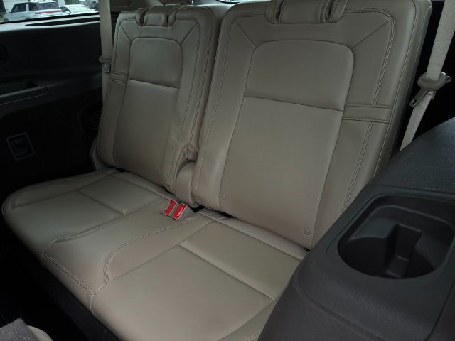Used 2022 Lincoln Aviator Grand Touring w/ Equipment Group 301A AWD/4WD image 15