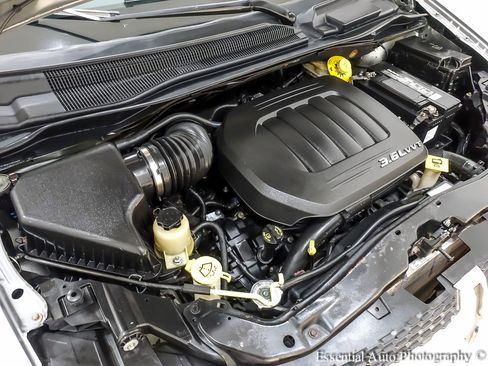 Used 2018 Dodge Grand Caravan GT image 31