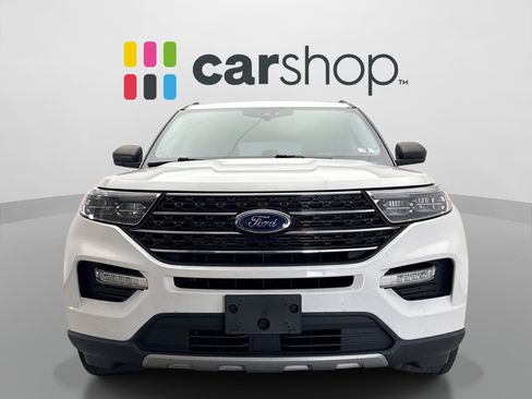 Used 2020 Ford Explorer XLT w/ Equipment Group 202A AWD/4WD image 8