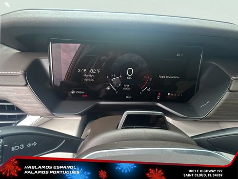 New 2026 GMC Acadia Denali w/ Super Cruise Package FWD image 18