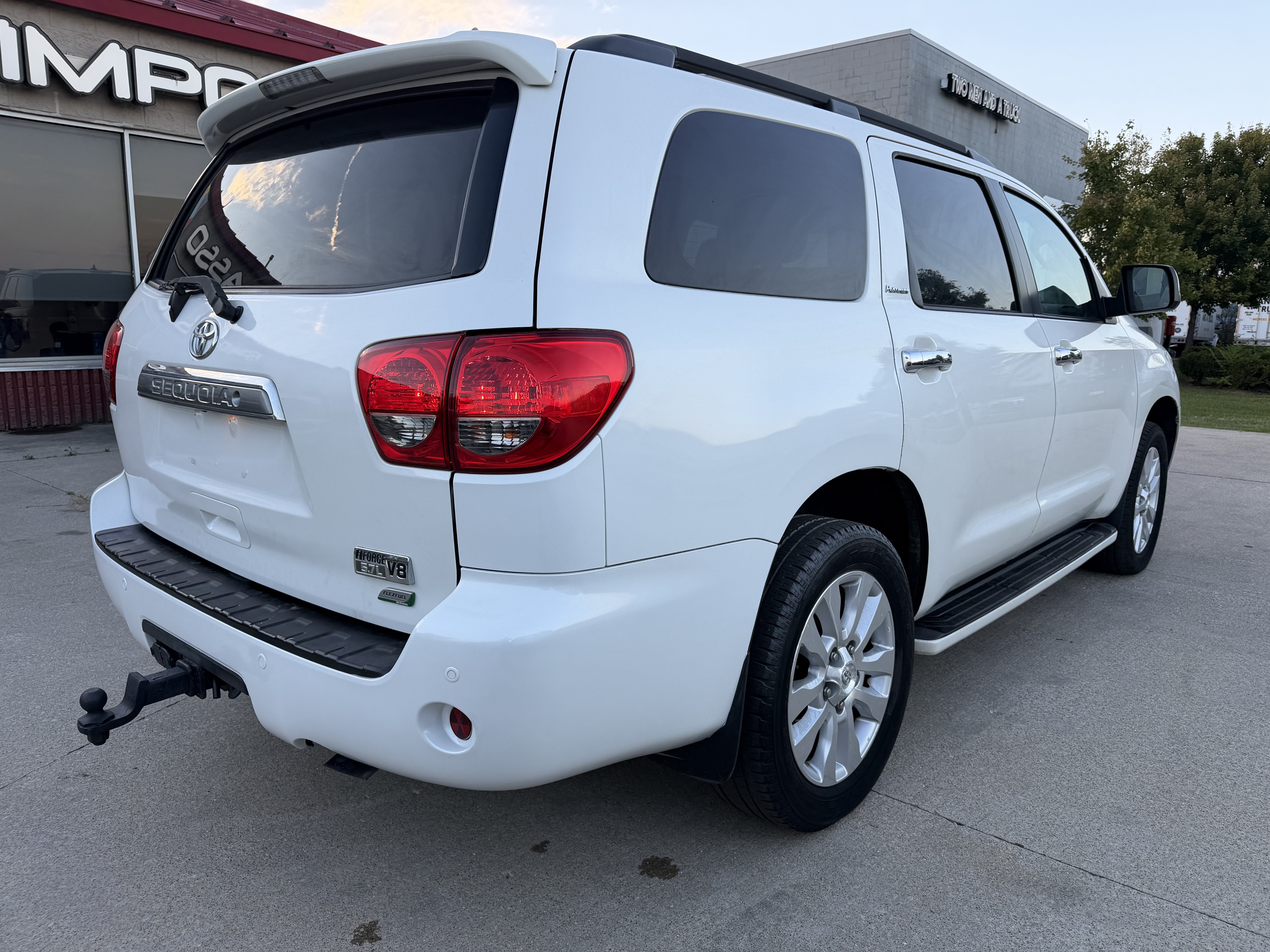 Used 2011 Toyota Sequoia Platinum AWD/4WD image 4