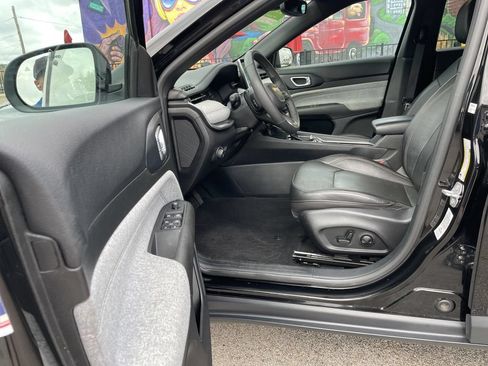 Certified 2023 Jeep Compass Latitude AWD/4WD image 14