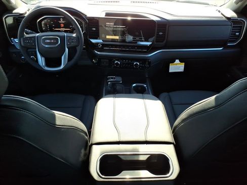 New 2026 GMC Sierra 1500 SLT image 11