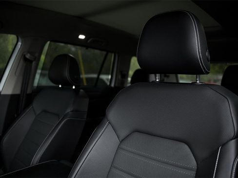 New 2025 Volkswagen Atlas SEL image 9