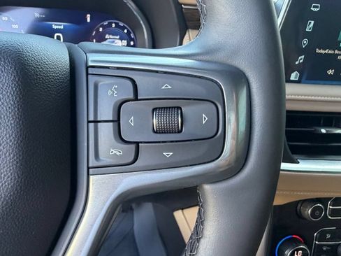 Used 2023 Chevrolet Suburban Premier AWD/4WD image 30