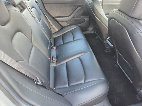 Used 2018 Tesla Model 3 image 12